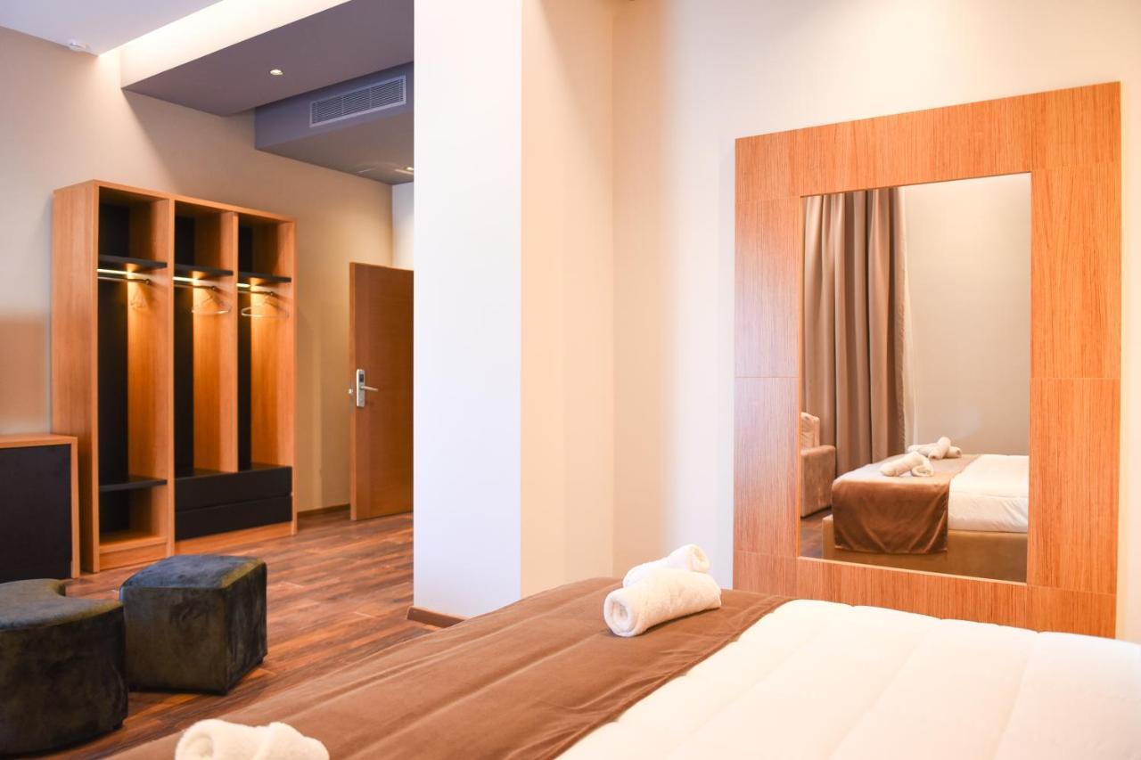 Olivia'S Hill Resort Kryemëdhej 外观 照片