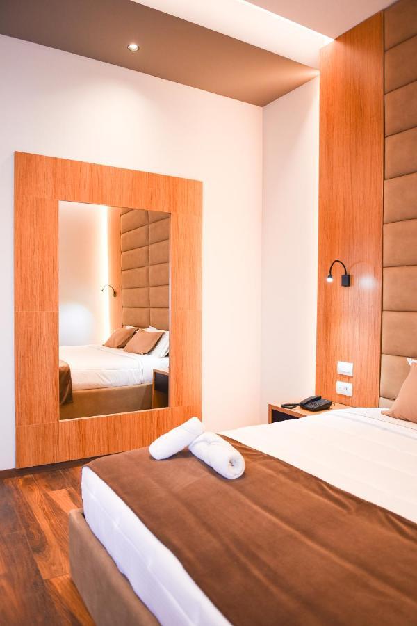 Olivia'S Hill Resort Kryemëdhej 外观 照片