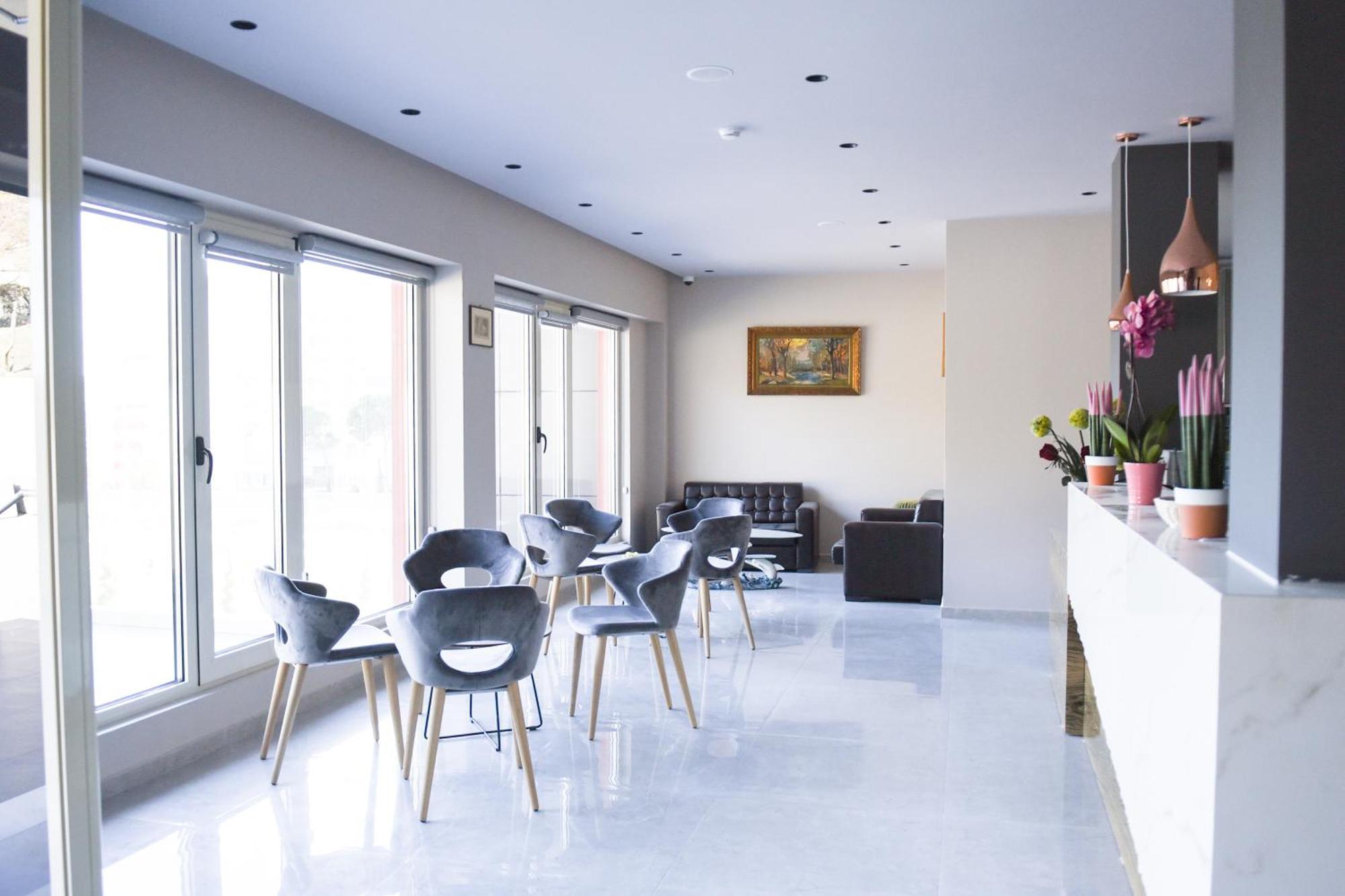 Olivia'S Hill Resort Kryemëdhej 外观 照片