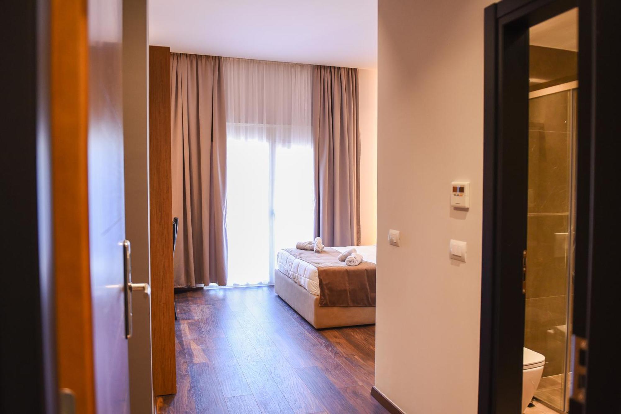 Olivia'S Hill Resort Kryemëdhej 外观 照片