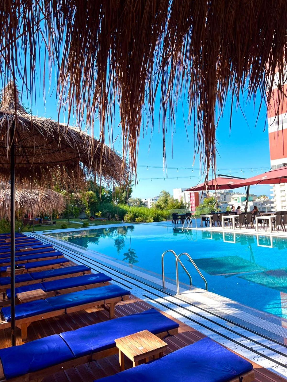 Olivia'S Hill Resort Kryemëdhej 外观 照片
