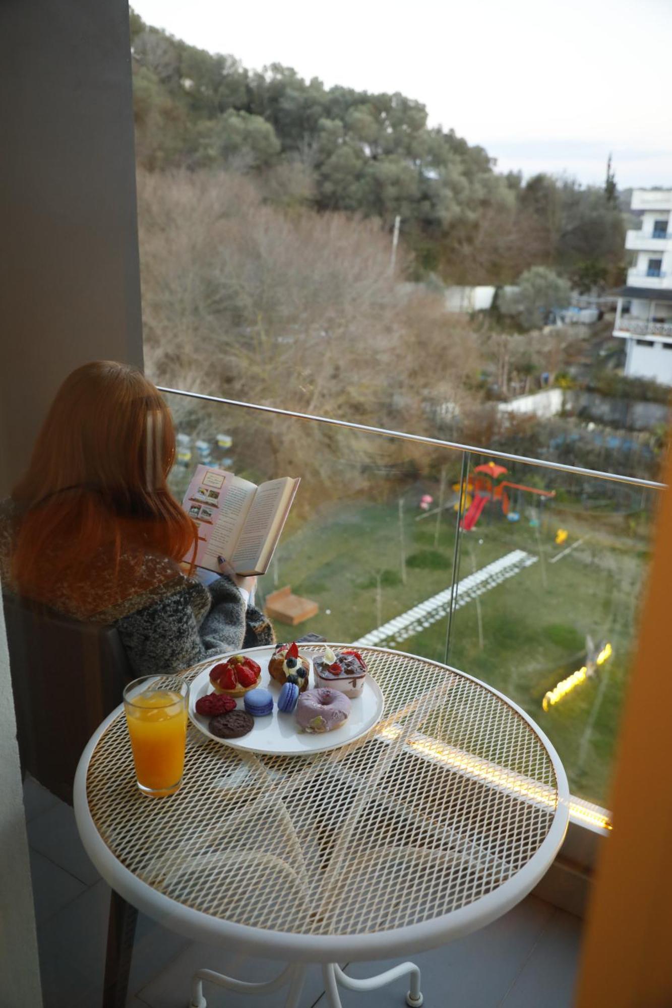 Olivia'S Hill Resort Kryemëdhej 外观 照片