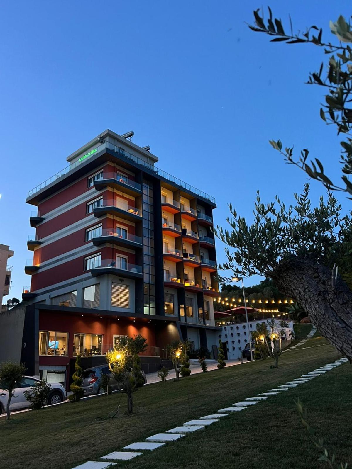 Olivia'S Hill Resort Kryemëdhej 外观 照片