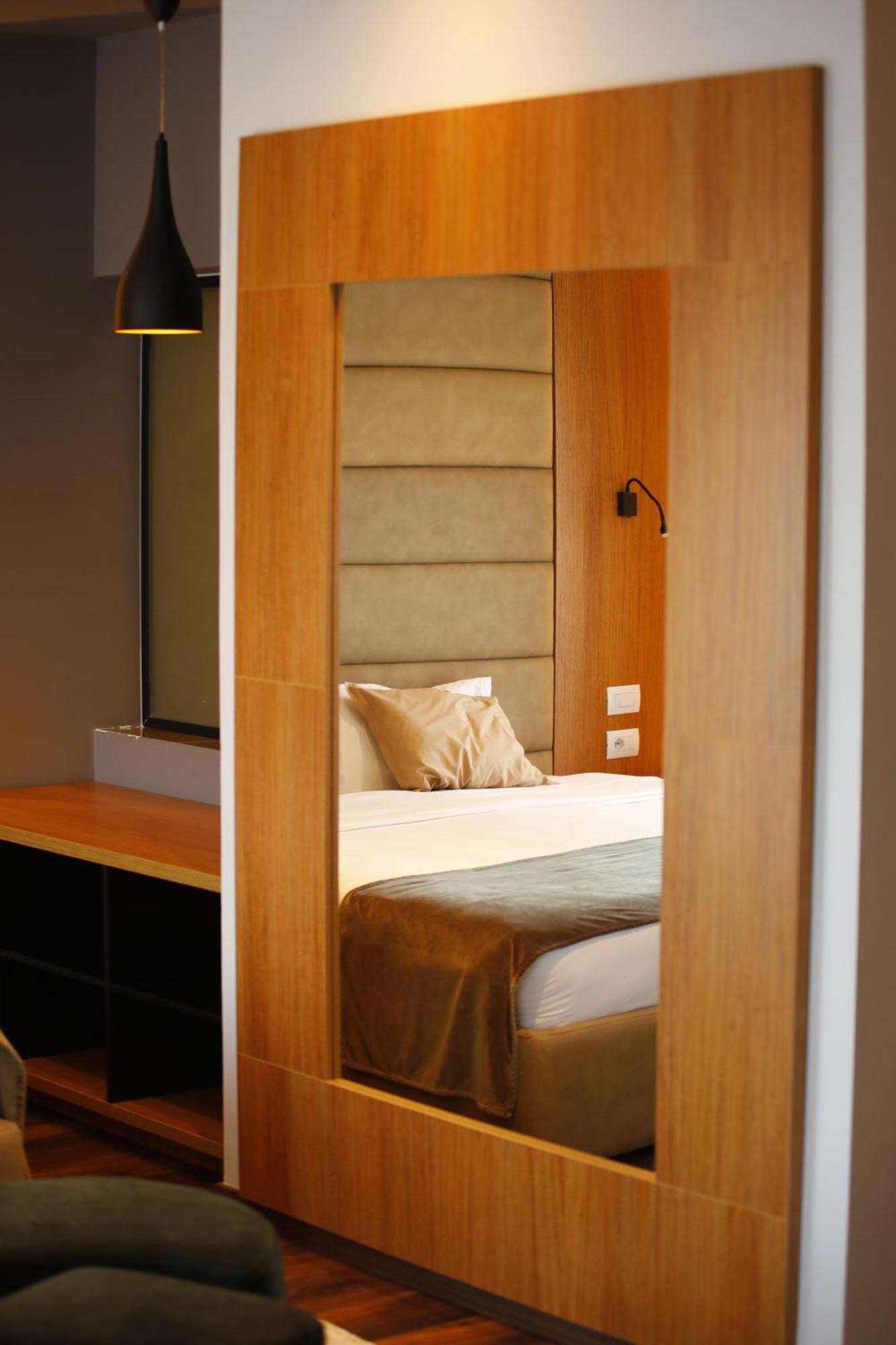Olivia'S Hill Resort Kryemëdhej 外观 照片