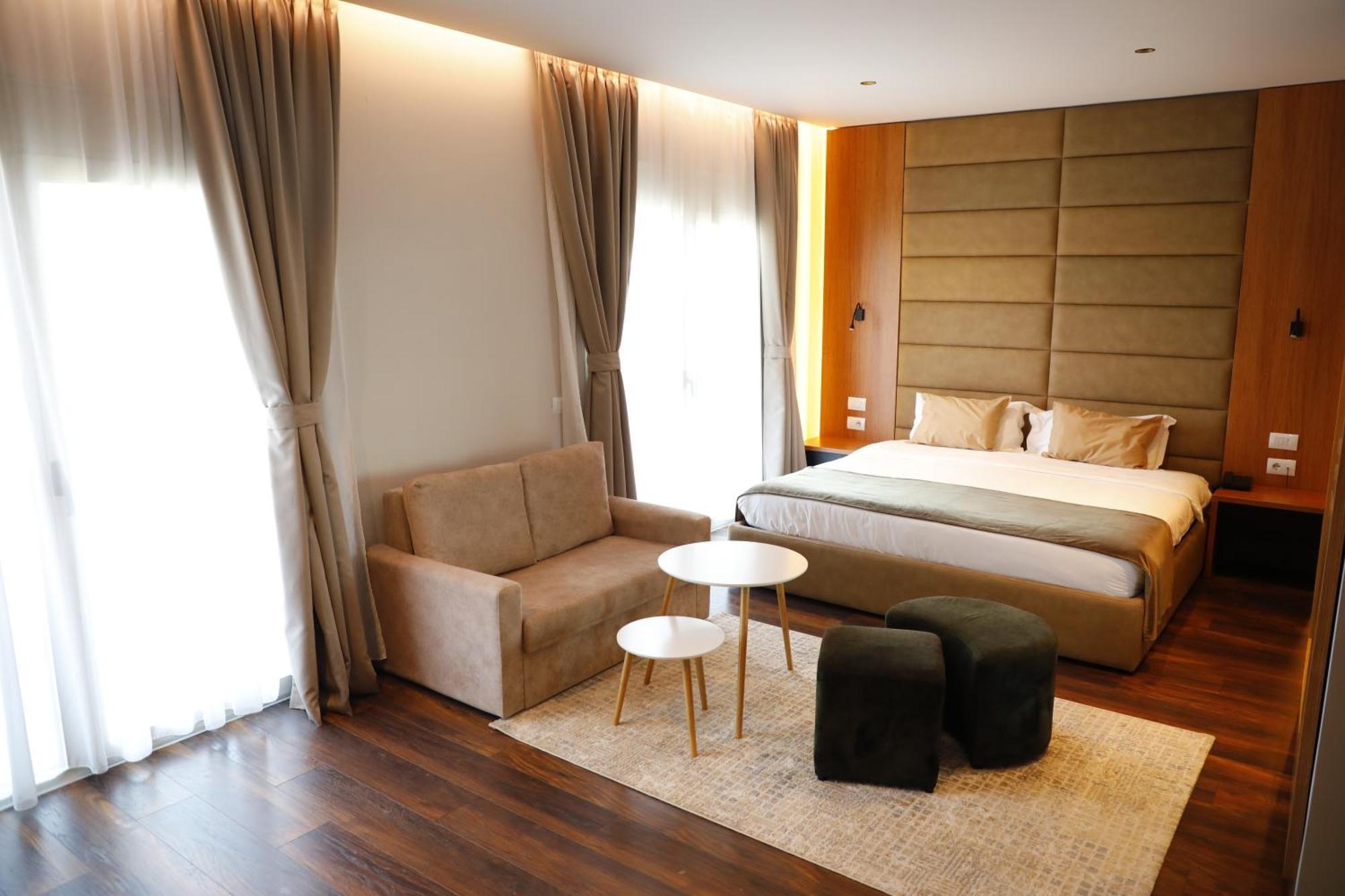Olivia'S Hill Resort Kryemëdhej 外观 照片