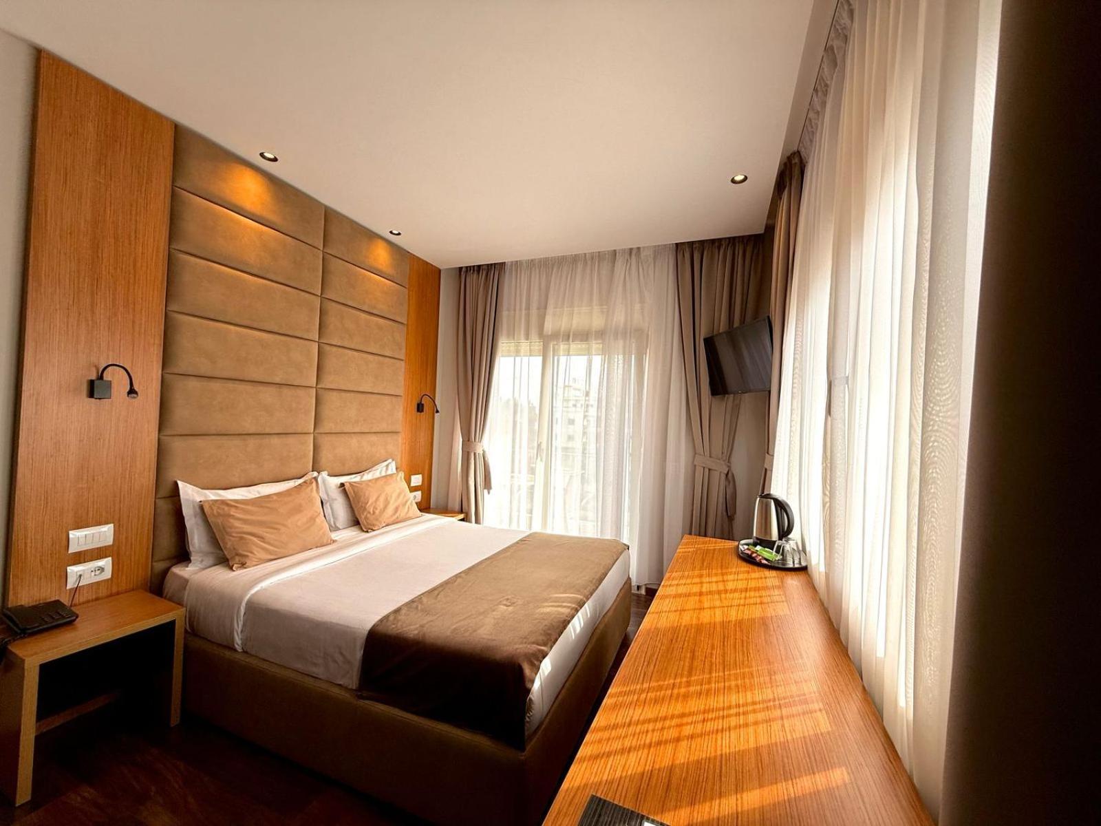 Olivia'S Hill Resort Kryemëdhej 外观 照片