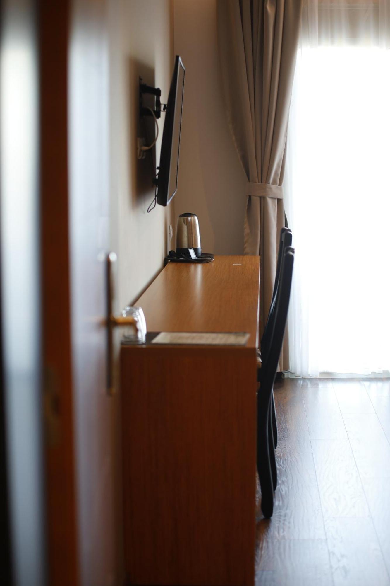 Olivia'S Hill Resort Kryemëdhej 外观 照片