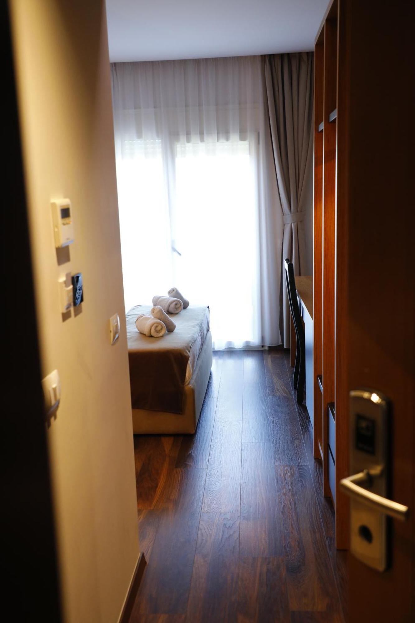 Olivia'S Hill Resort Kryemëdhej 外观 照片