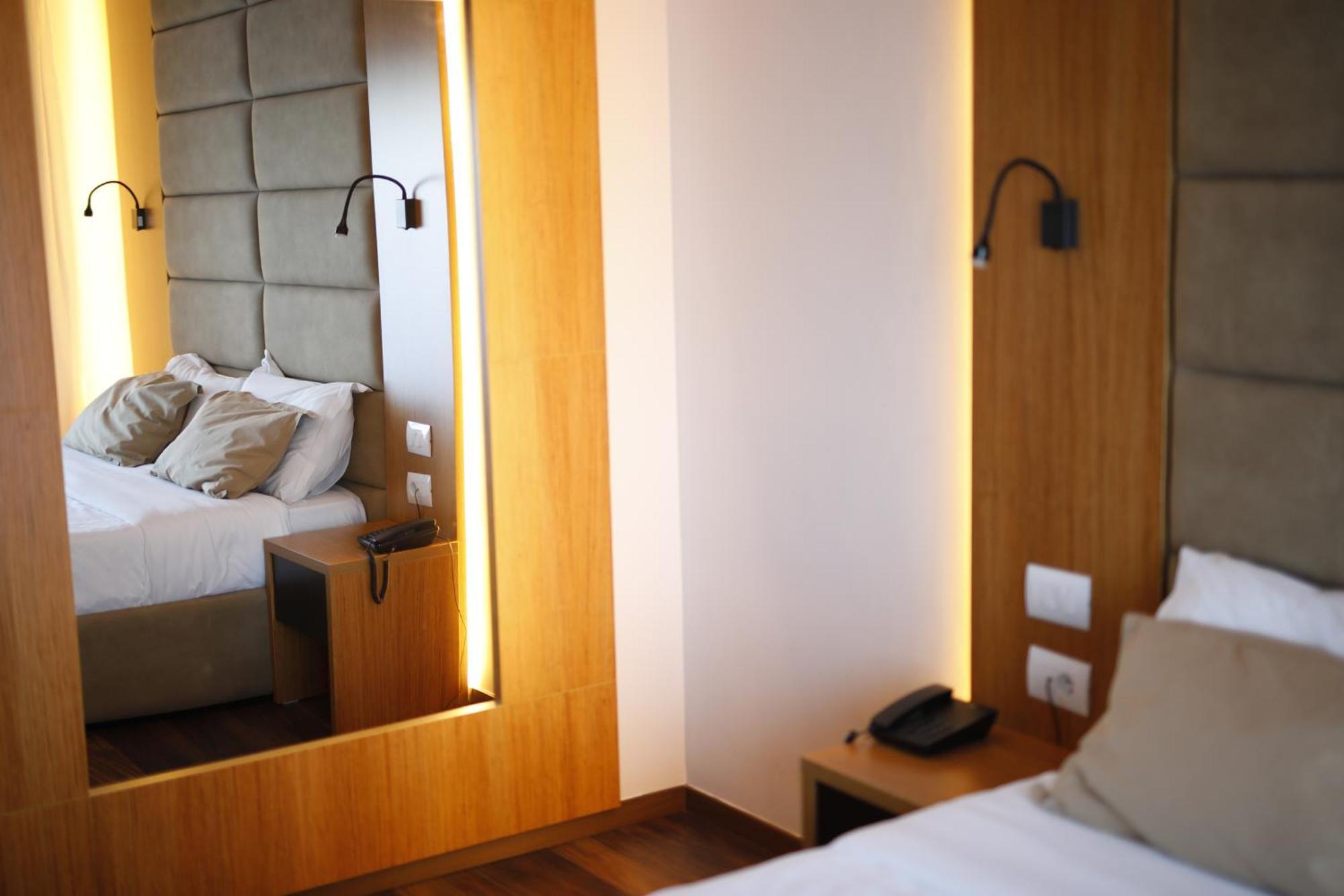 Olivia'S Hill Resort Kryemëdhej 外观 照片