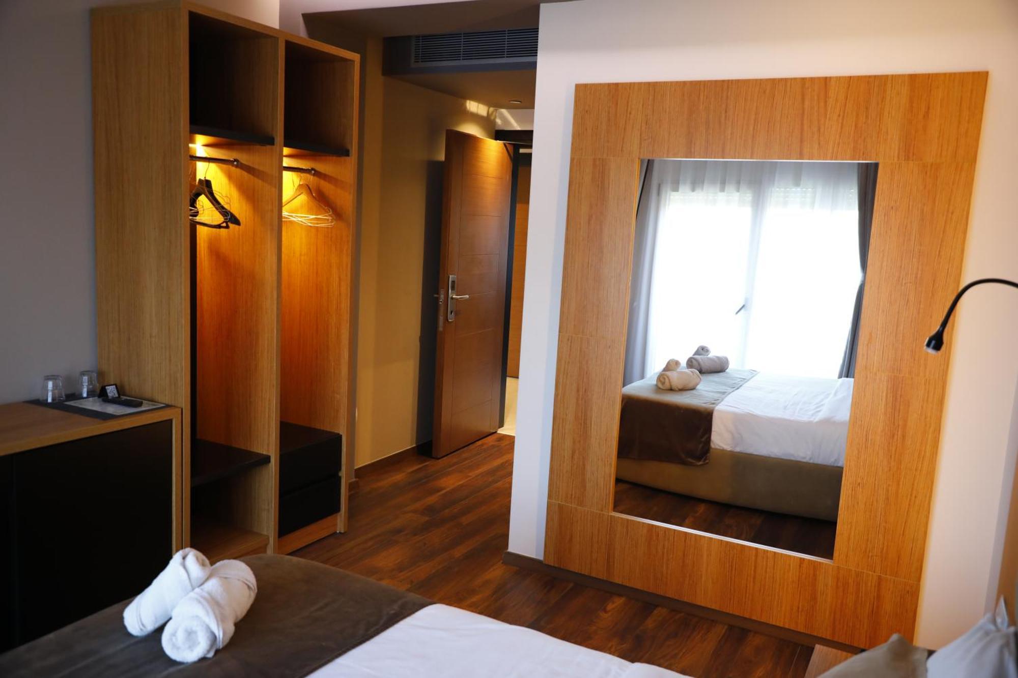 Olivia'S Hill Resort Kryemëdhej 外观 照片